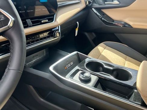 New 2026 Chevrolet Equinox ACTIV AWD/4WD image 11