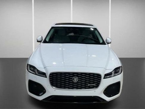 Used 2022 Jaguar XF R-Dynamic SE image 2