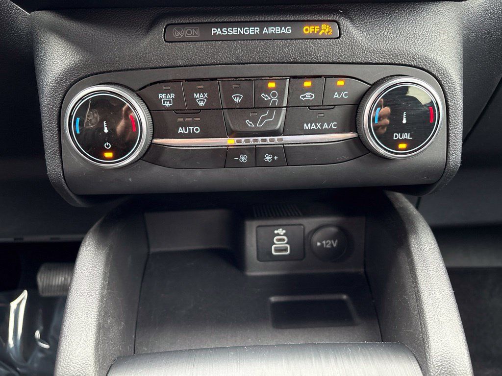 Used 2025 Ford Escape ST-Line FWD image 25