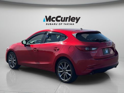 Used 2018 MAZDA MAZDA3 Touring FWD image 4