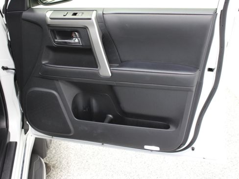 Used 2024 Toyota 4Runner Limited RWD image 36