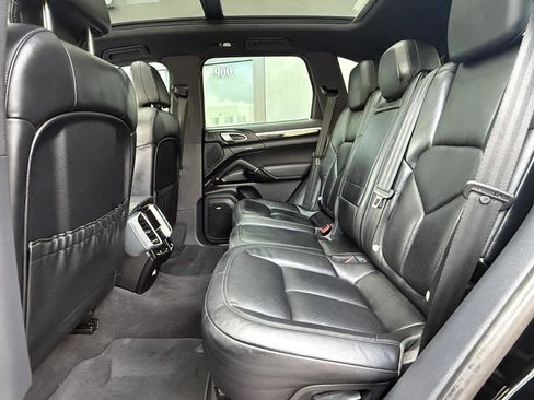 Used 2016 Porsche Cayenne S AWD/4WD image 17