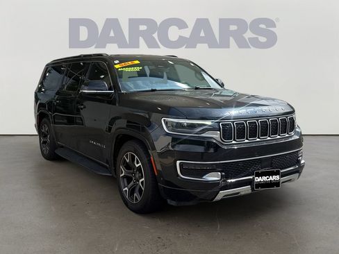 Used 2024 Jeep Wagoneer L Series III w/ Flexible Seating Group AWD/4WD image 1