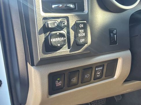 Used 2016 Toyota Sequoia Platinum image 37