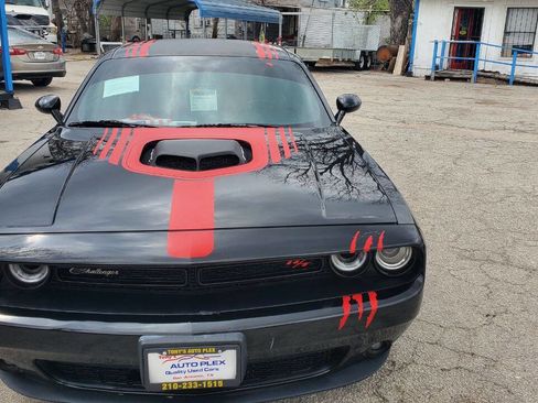 Used 2015 Dodge Challenger R/T Plus image 8