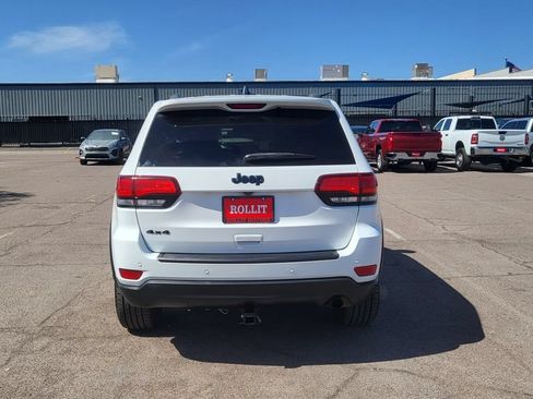 Used 2019 Jeep Grand Cherokee Laredo AWD/4WD image 8