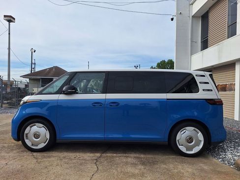 Used 2025 Volkswagen ID. Buzz 1st Edition image 4