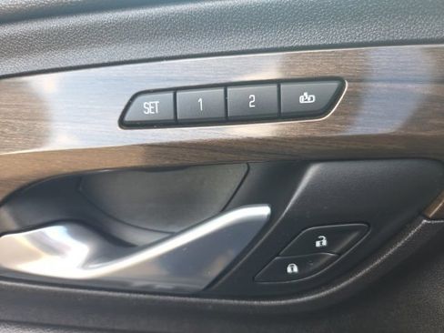 Used 2018 GMC Terrain Denali w/ GMC Pro Grade Package AWD/4WD image 12