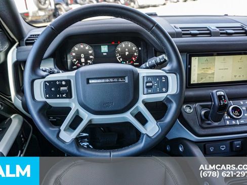 Used 2024 Land Rover Defender 90 X-Dynamic SE image 27