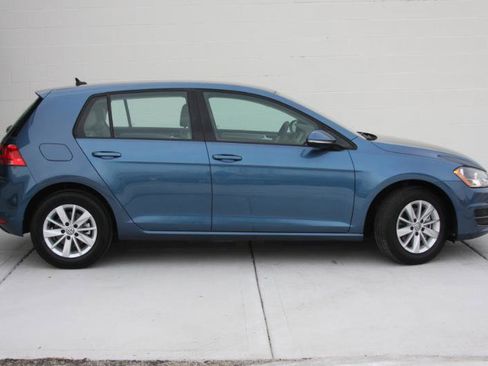 Used 2015 Volkswagen Golf S image 6