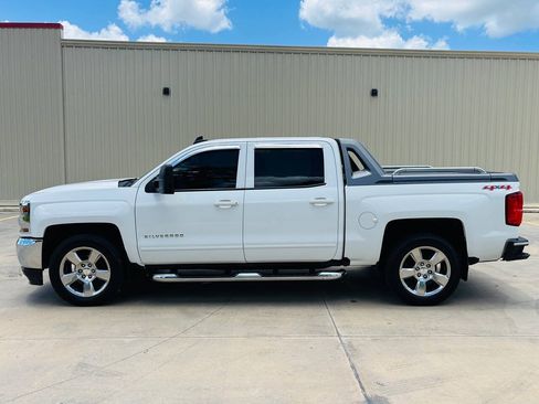 Used 2017 Chevrolet Silverado 1500 LT w/ High Desert Package AWD/4WD image 4