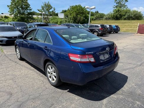 Used 2010 Toyota Camry FWD image 2