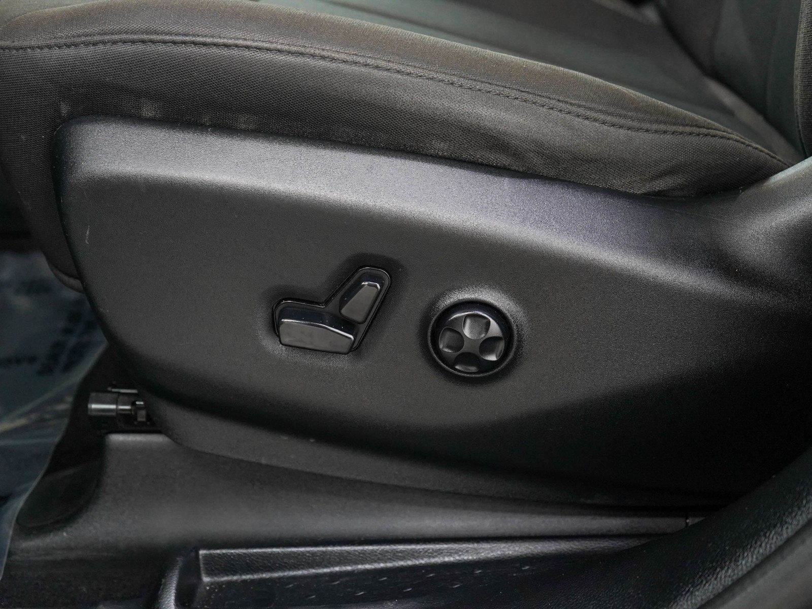Used 2019 Chrysler Pacifica Touring Plus w/ S Appearance Package FWD image 29