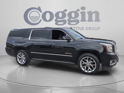Used 2017 GMC Yukon XL Denali w/ Open Road Package AWD/4WD image 7