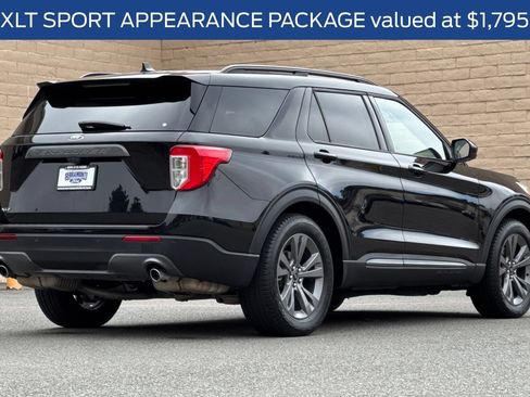 Certified 2022 Ford Explorer XLT w/ Equipment Group 202A RWD image 6