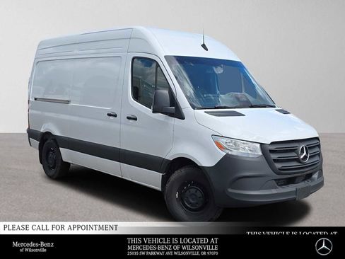 Used 2025 Mercedes-Benz Sprinter 2500 image 1