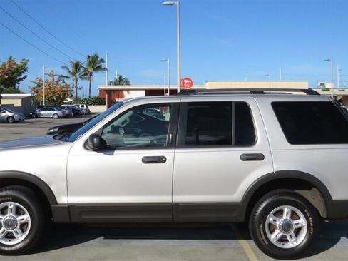 Used 2003 Ford Explorer XLT AWD/4WD image 2