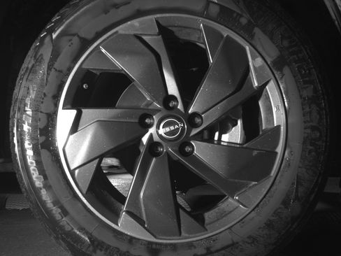 Used 2025 Nissan Rogue SV AWD/4WD image 13