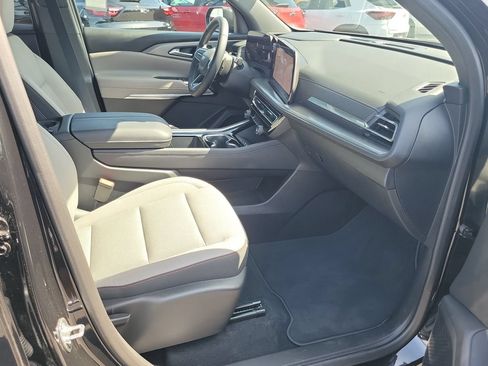 Used 2026 Chevrolet Traverse LT FWD image 17
