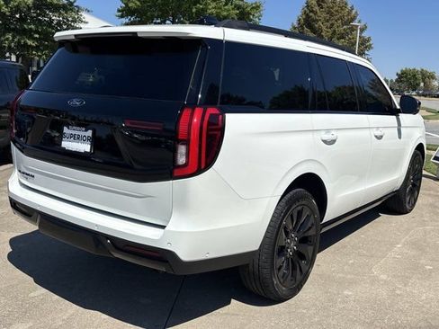 Used 2025 Ford Expedition Platinum w/ Stealth Appearance Package AWD/4WD image 3