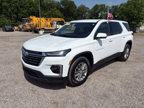 Used 2023 Chevrolet Traverse LT w/ LPO, Cargo Package AWD/4WD image 7