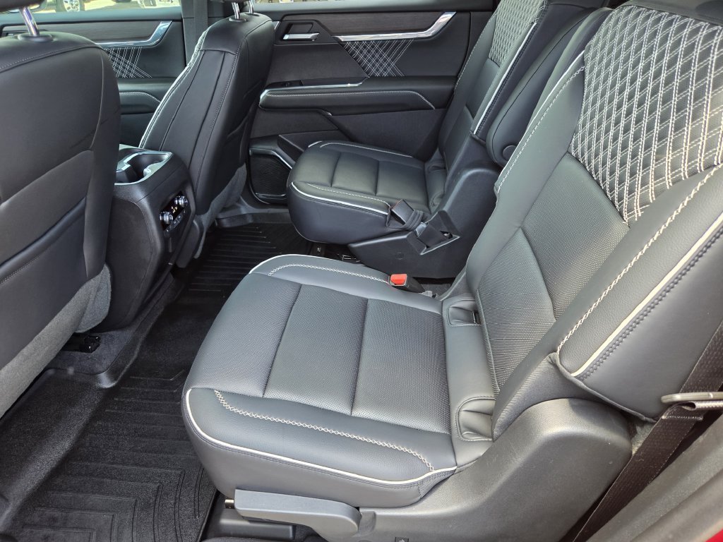Used 2024 GMC Acadia Denali w/ Super Cruise Package FWD image 15