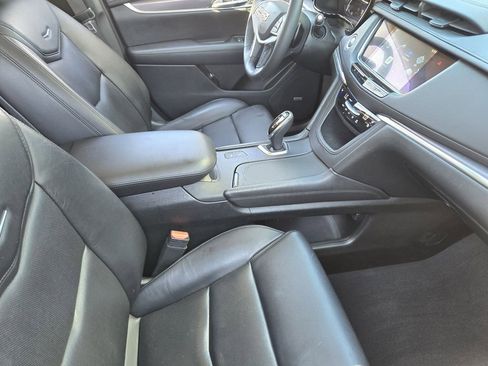 Used 2017 Cadillac XT5 Premium Luxury image 18