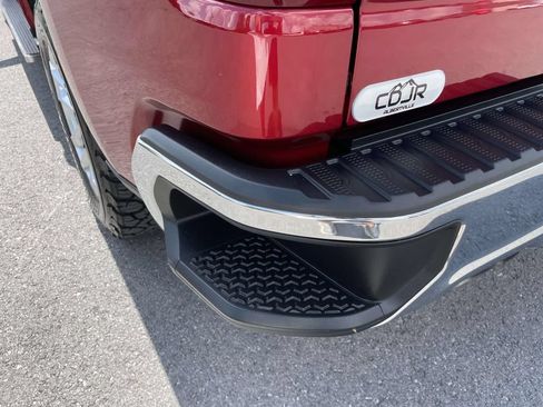 Used 2023 Chevrolet Silverado 1500 LT AWD/4WD image 19