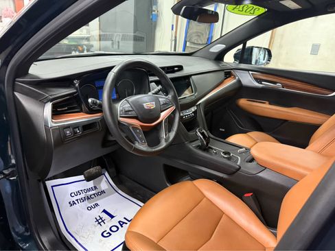 Used 2024 Cadillac XT5 Premium Luxury w/ LPO, Floor Liner Package AWD/4WD image 9