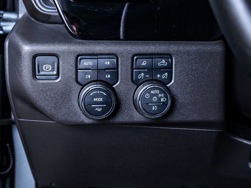 Used 2024 Chevrolet Silverado 1500 LT Trail Boss w/ LT Trail Boss Premium Package AWD/4WD image 22