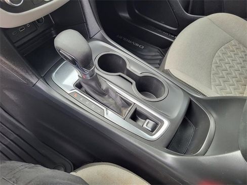 Used 2024 Chevrolet Equinox LS w/ LS Convenience Package image 25