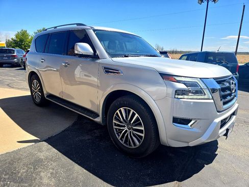 Used 2023 Nissan Armada SL image 3