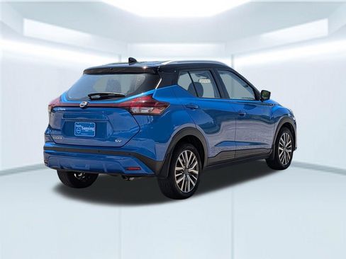 Certified 2023 Nissan Kicks SV FWD image 7