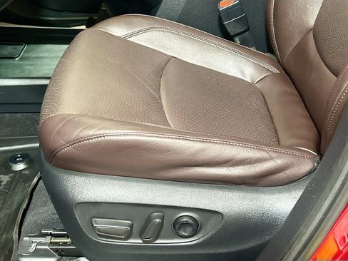 Used 2023 Toyota Sienna Platinum FWD image 18