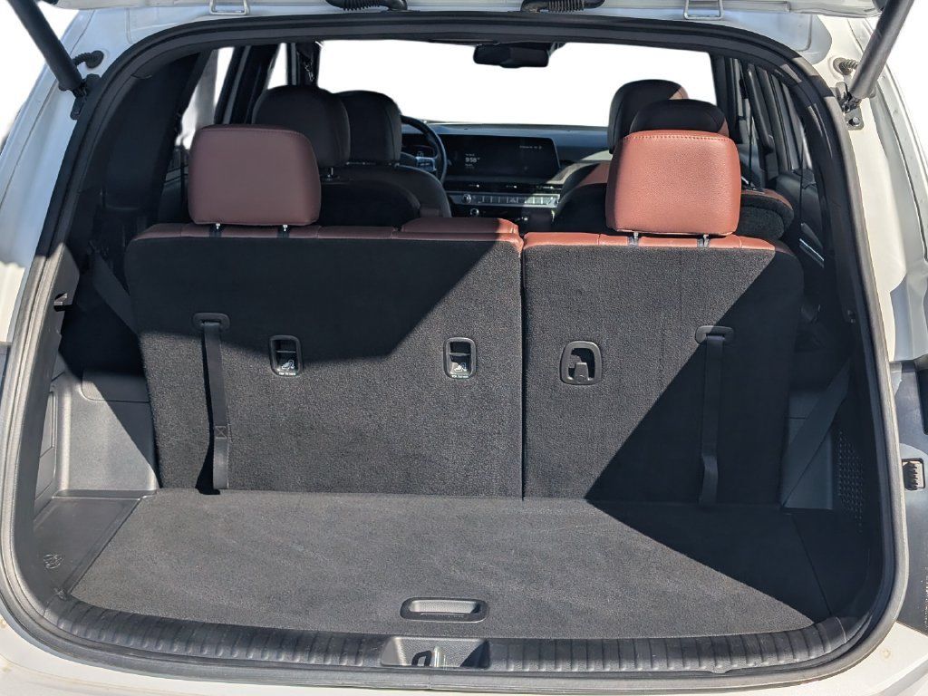 Certified 2024 Kia Telluride EX w/ EX Captain's Chair Package FWD image 10