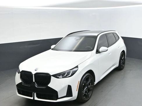 Used 2025 BMW X3 xDrive30i w/ M Sport Package image 30