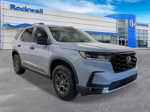 New 2025 Honda Pilot TrailSport image 10