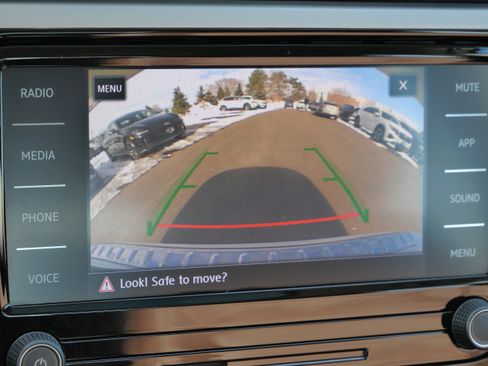 Certified 2022 Volkswagen Passat 2.0T SE image 35