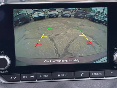 Used 2025 Nissan Sentra SV FWD image 19
