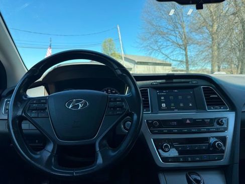 Used 2017 Hyundai Sonata Sport w/ Value Edition Package 02 image 9