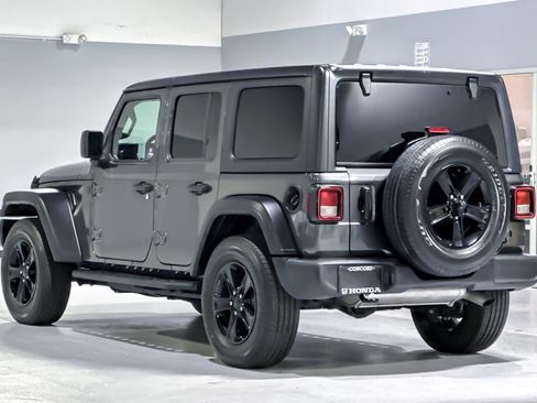 Used 2023 Jeep Wrangler Unlimited Sport AWD/4WD image 3