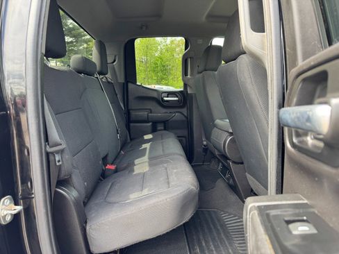 Used 2019 Chevrolet Silverado 1500 Custom Trail Boss AWD/4WD image 17