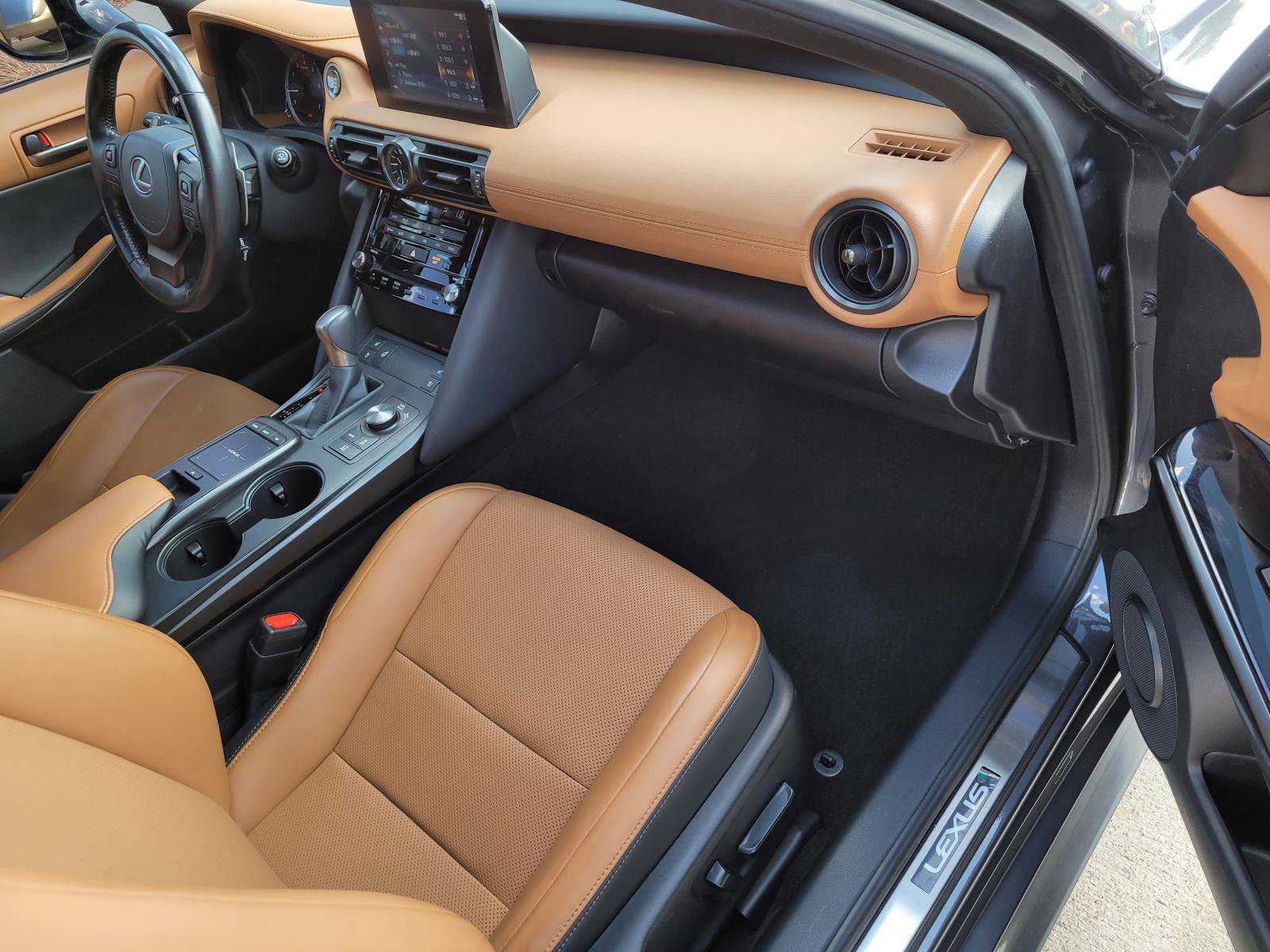 Used 2024 Lexus IS 300 w/ Comfort Package RWD image 23