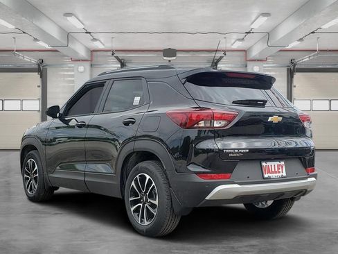 New 2026 Chevrolet TrailBlazer LT w/ LT Cold Weather Package FWD image 5