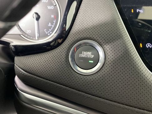 New 2025 Cadillac XT5 Luxury image 18