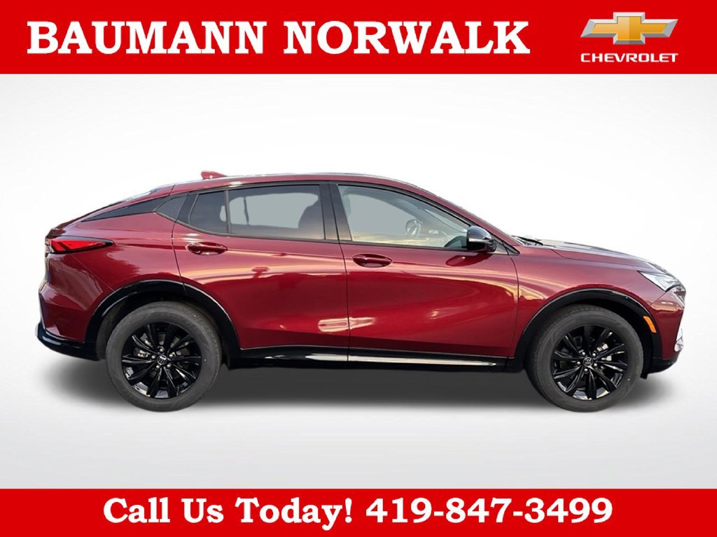 Used 2024 Buick Envista Sport Touring w/ Convenience I Package FWD image 4