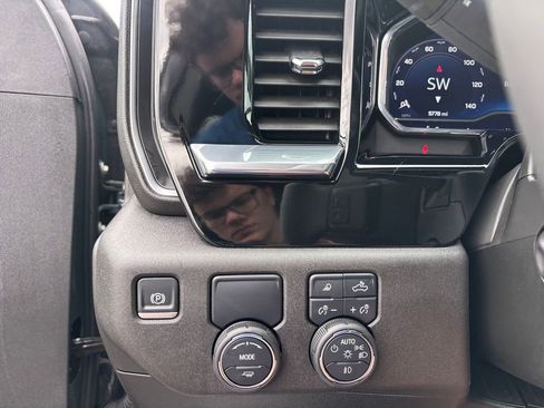 Certified 2025 Chevrolet Silverado 1500 LTZ image 23