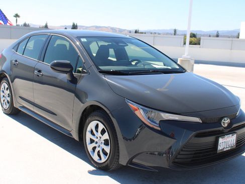 Certified 2025 Toyota Corolla LE FWD image 2