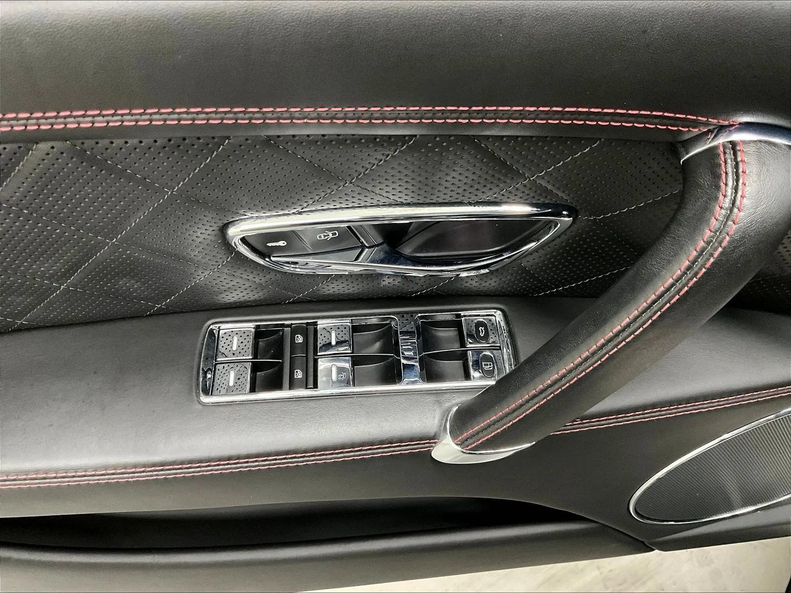 Used 2017 Bentley Flying Spur S V8 AWD/4WD image 41
