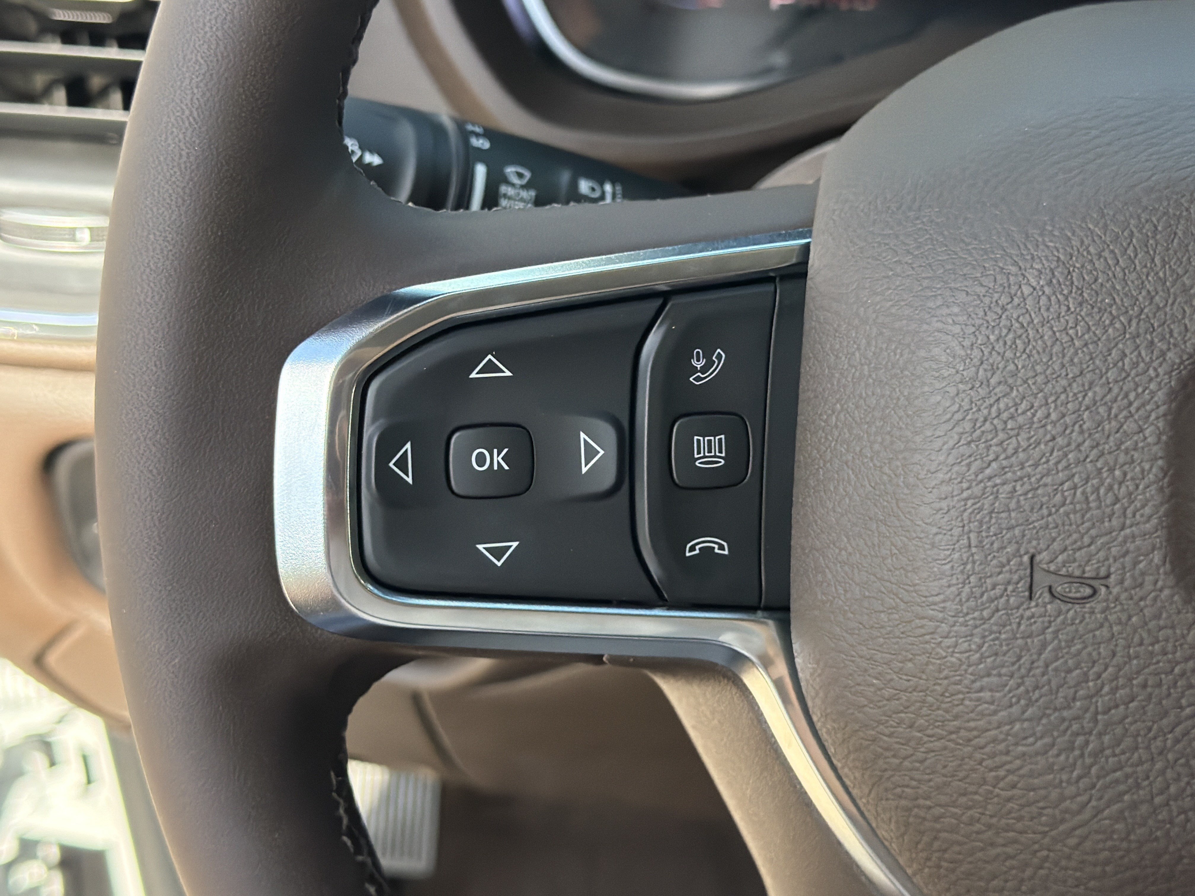 Used 2026 RAM 2500 Laramie AWD/4WD image 25